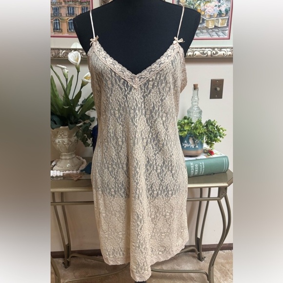 Morgan Taylor Other - MORGAN TAYLOR INTIMIDATES Cream Bow Lace Slip Dress Sleep Wear PJ’s Size L